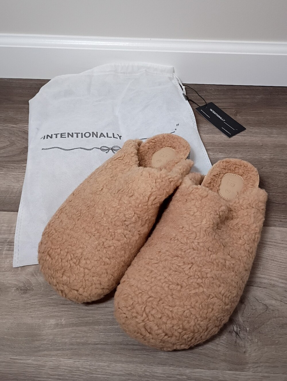 NEW Intentionally Blank Womens Tan Sherpa Teddy Slip On Slide Slipper Shoes 10